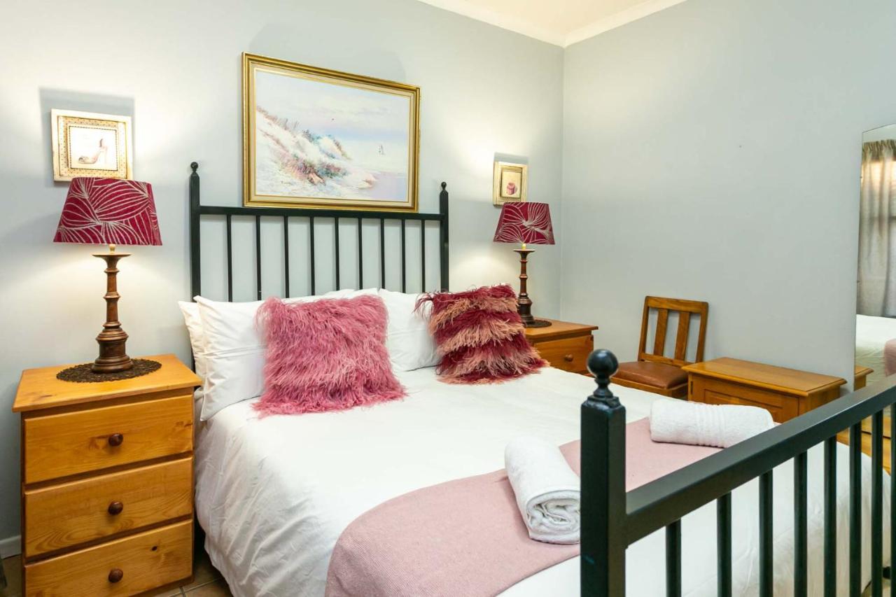 Villa Ravenscliff Self Catering à Oudtshoorn Extérieur photo