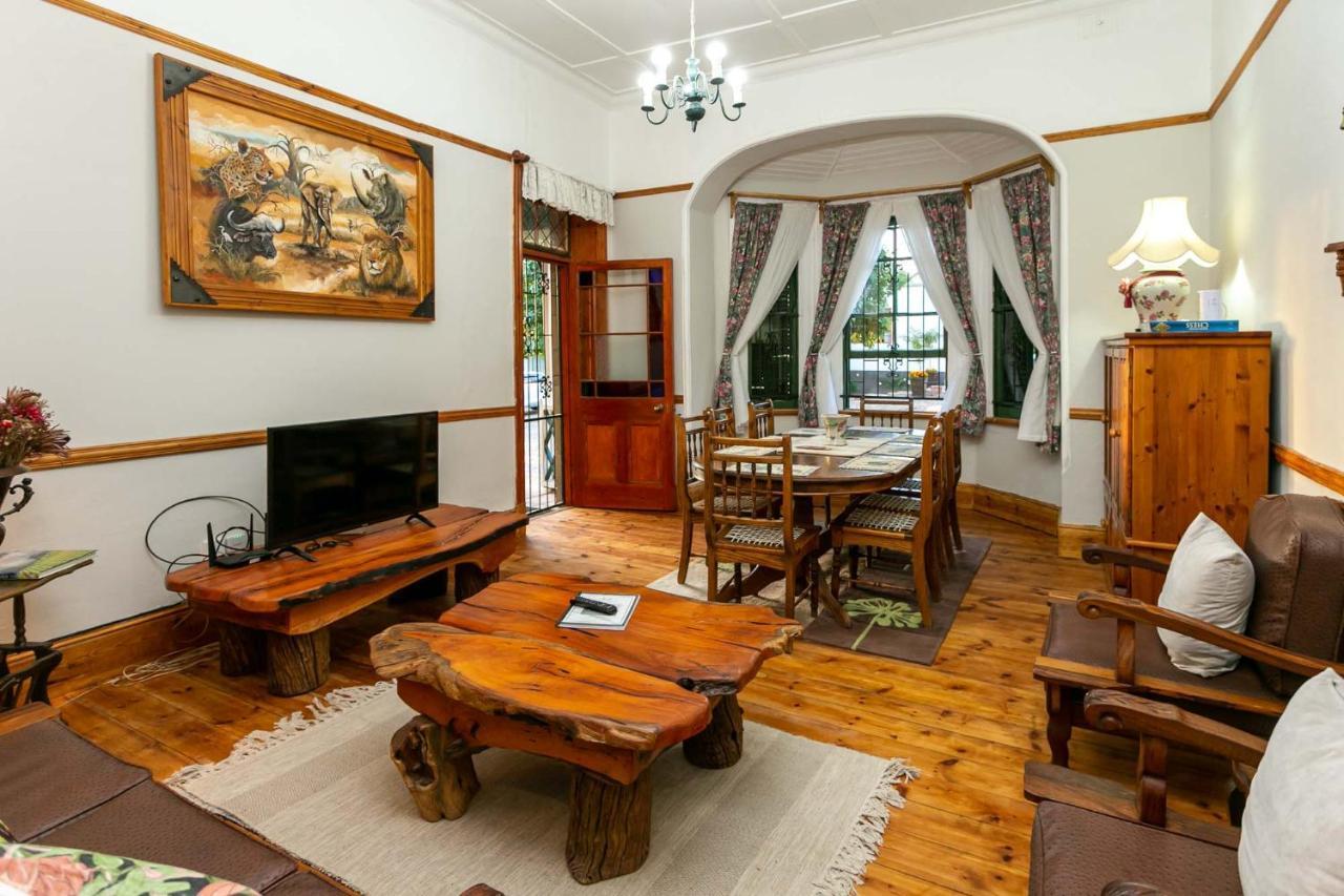 Villa Ravenscliff Self Catering à Oudtshoorn Extérieur photo