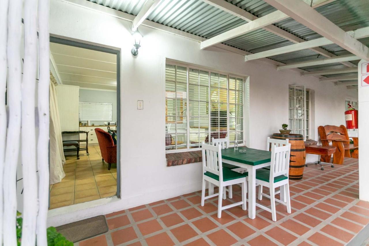 Villa Ravenscliff Self Catering à Oudtshoorn Extérieur photo