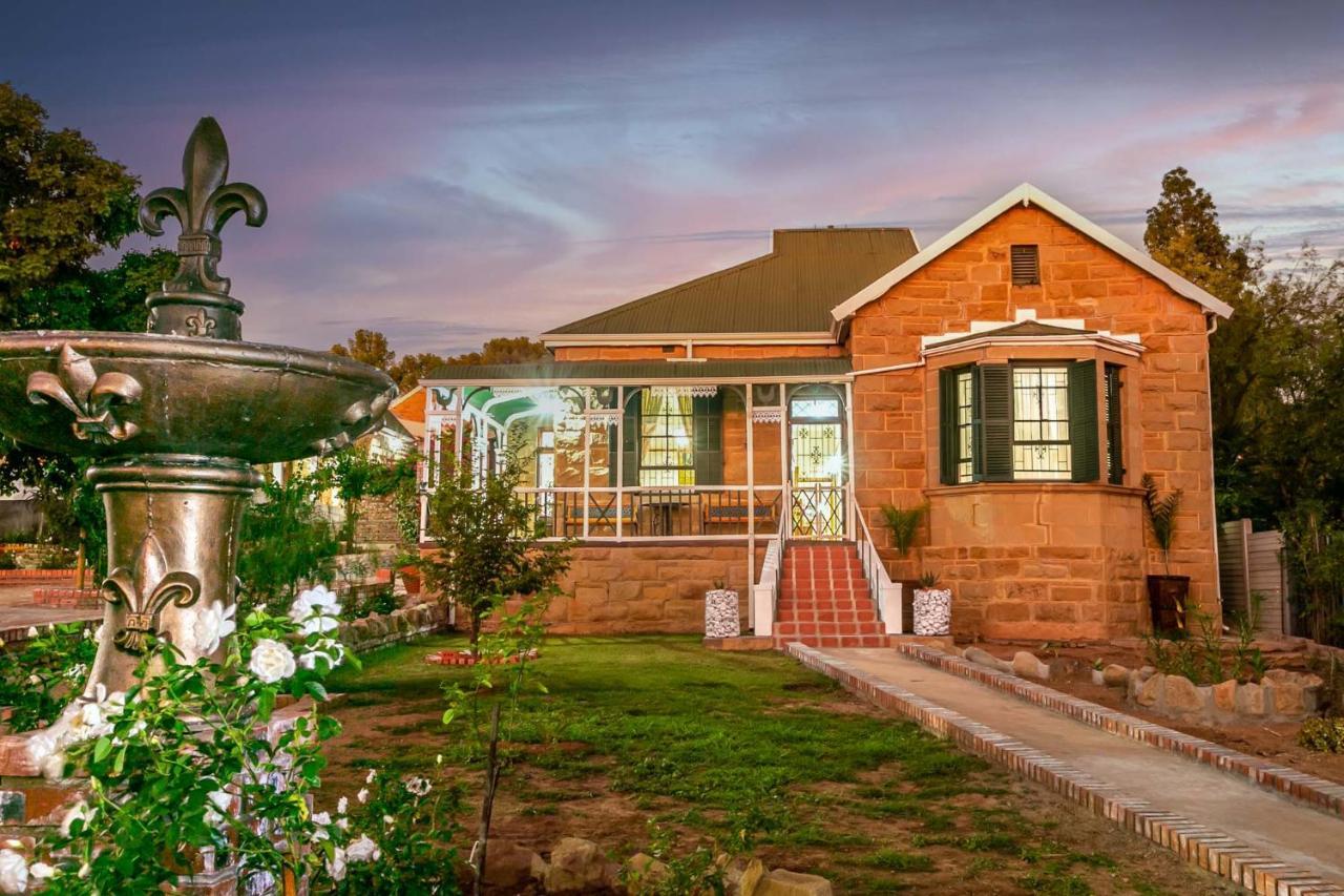 Villa Ravenscliff Self Catering à Oudtshoorn Extérieur photo