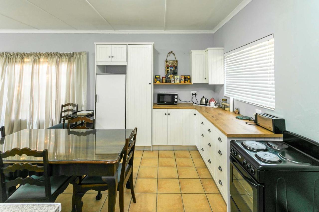 Villa Ravenscliff Self Catering à Oudtshoorn Extérieur photo